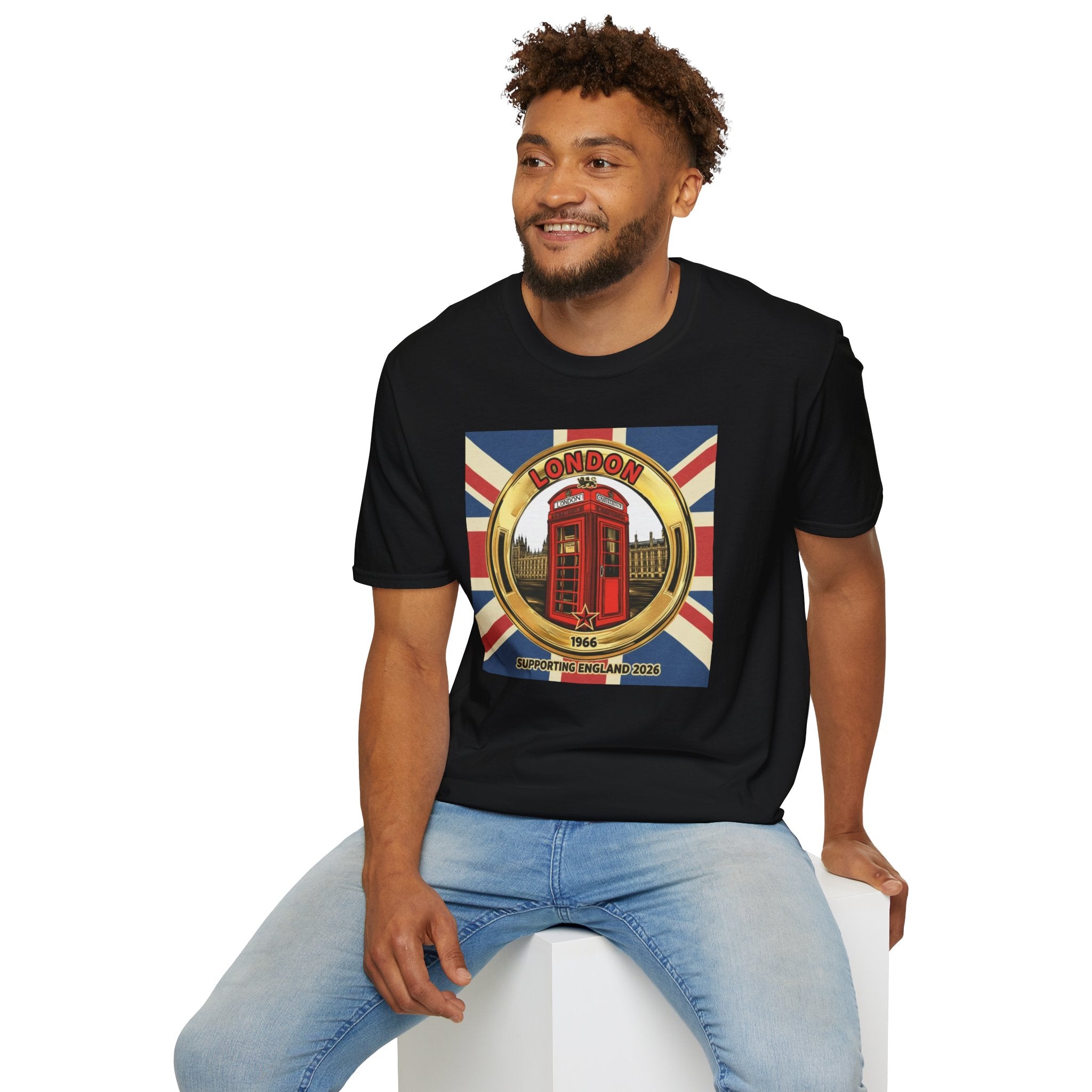 London Phone Booth T-Shirt World Cup 2026 — Vintage Union Jack Travel Supporters Tee