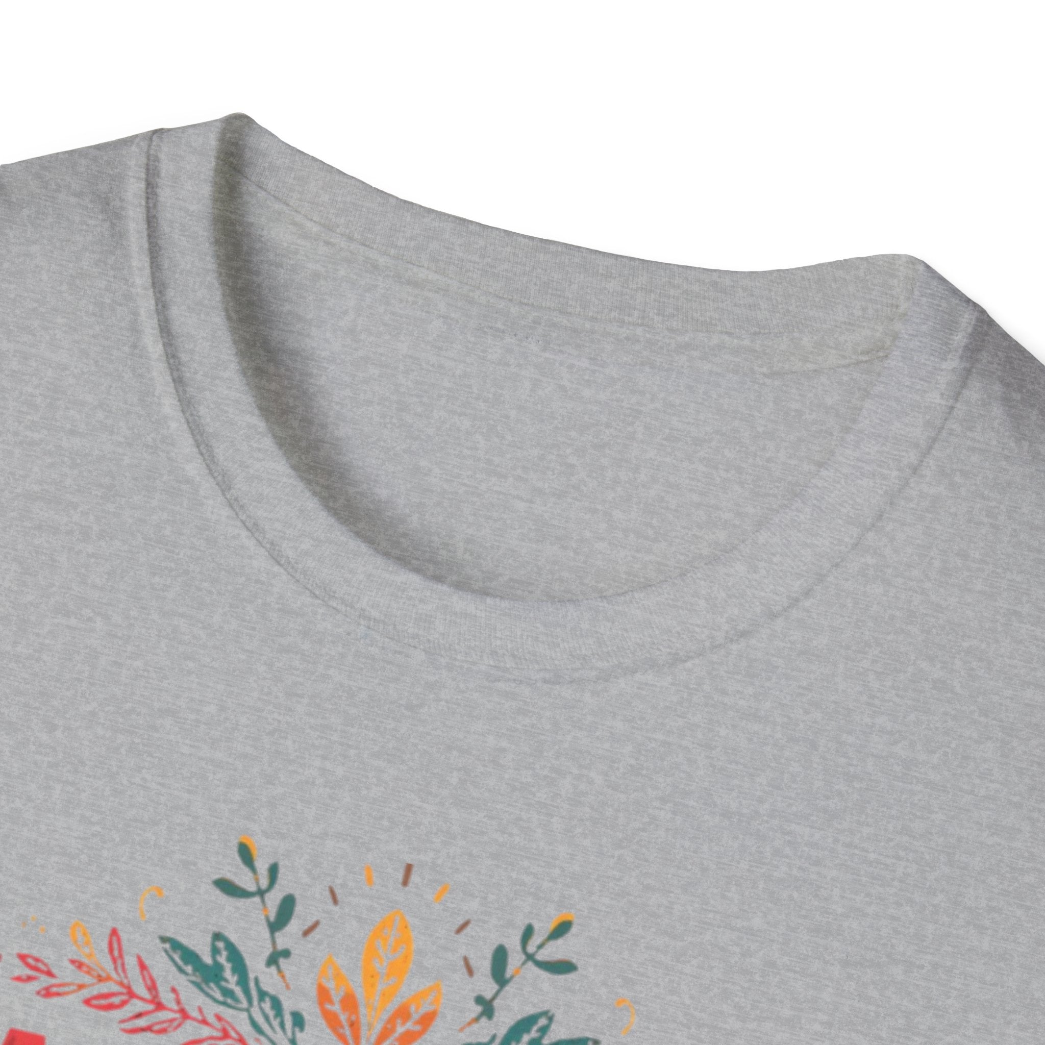 Barcelona floral script T-Shirt | Més que una ciutat, Catalonia travel tee