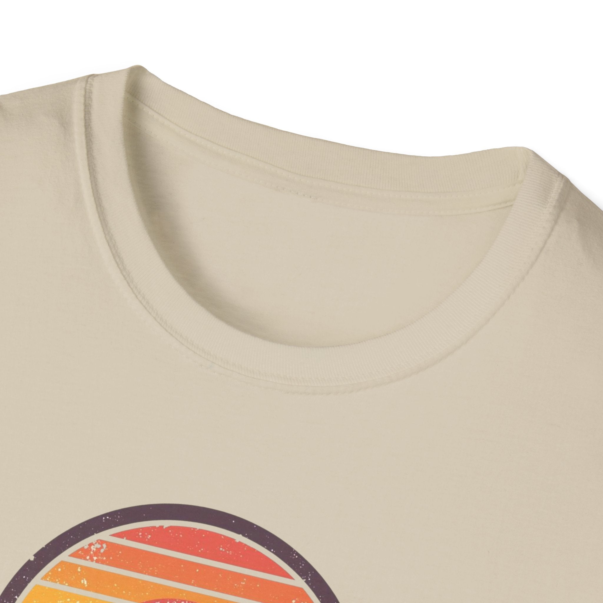 New York sunset badge T-Shirt | vintage retro city graphic