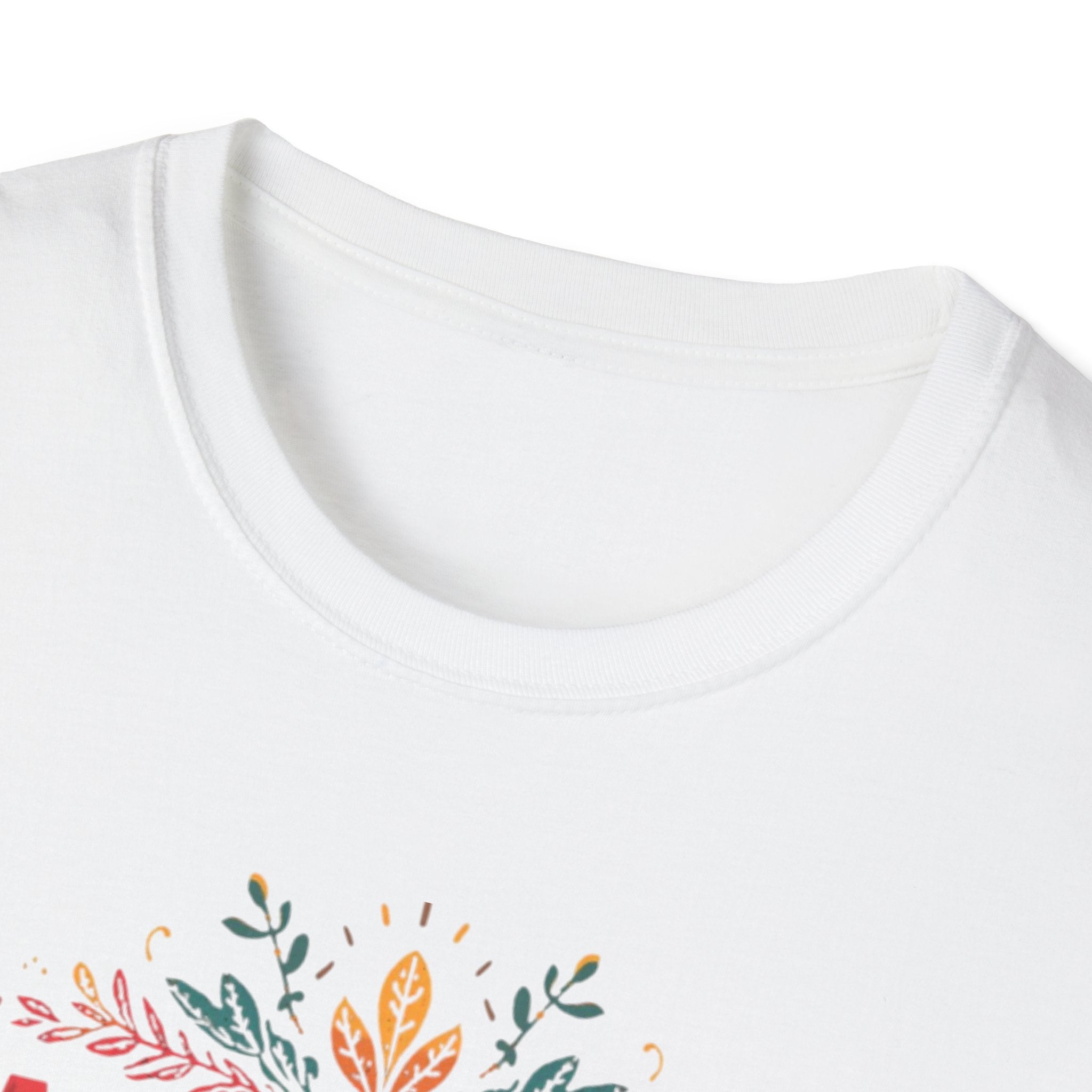 Barcelona floral script T-Shirt | Més que una ciutat, Catalonia travel tee