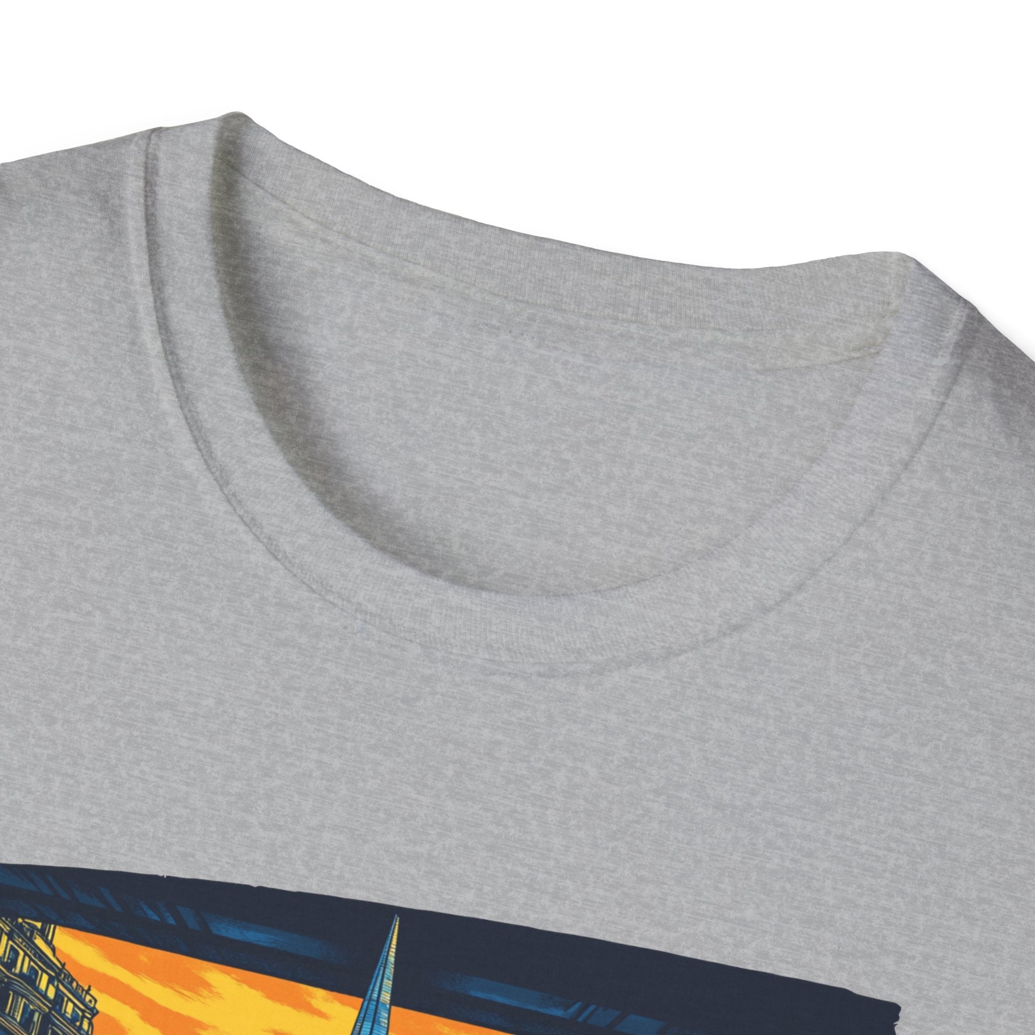 London Skyline Graphic T-Shirt | Retro Cityscape London Tee