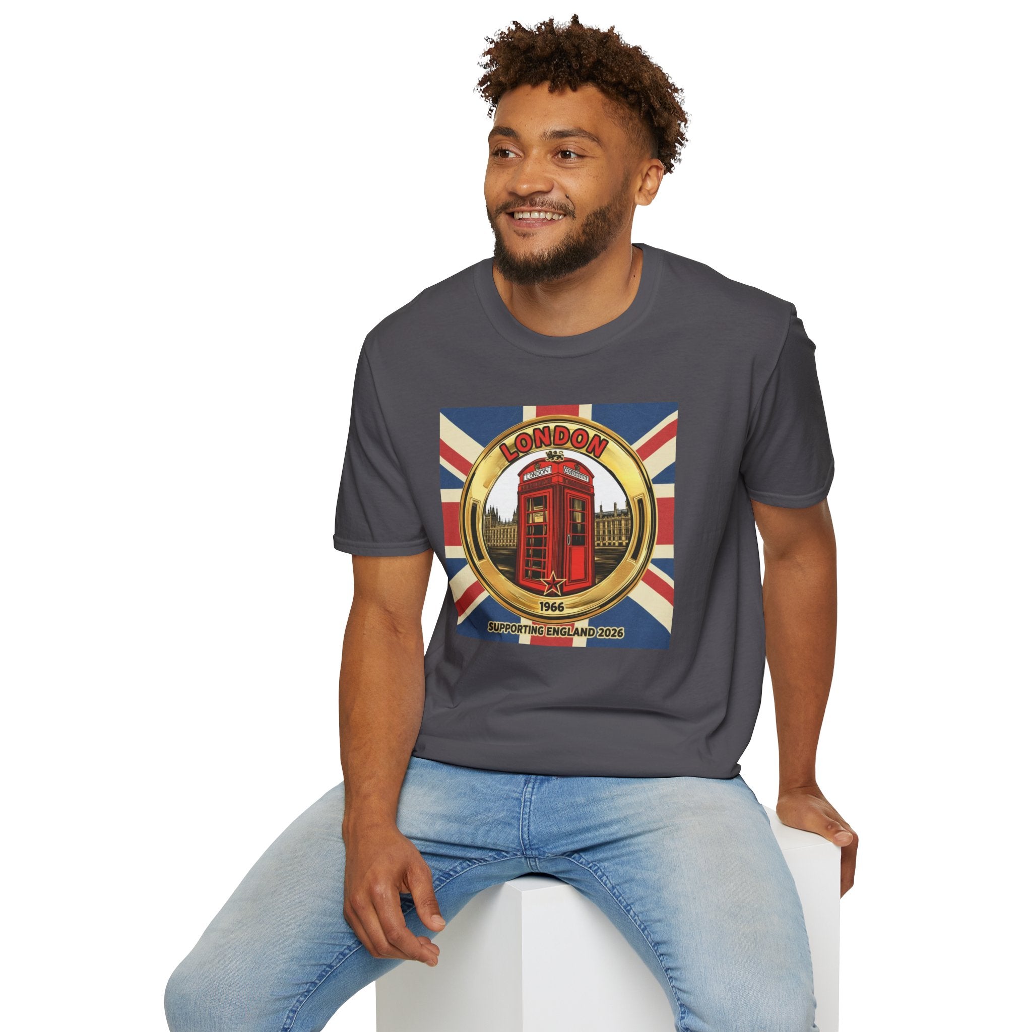 London Phone Booth T-Shirt World Cup 2026 — Vintage Union Jack Travel Supporters Tee