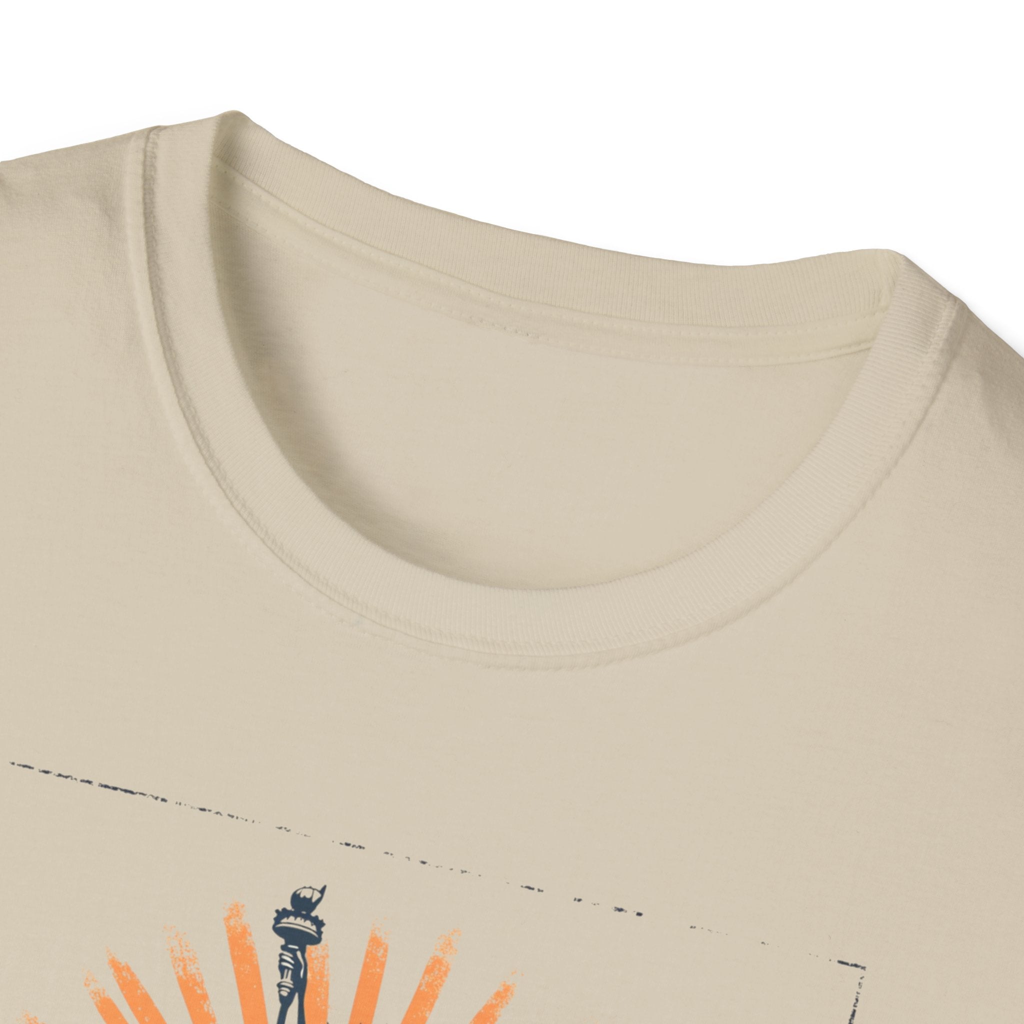 Statue of Liberty Illustration T-Shirt | New York Skyline Graphic