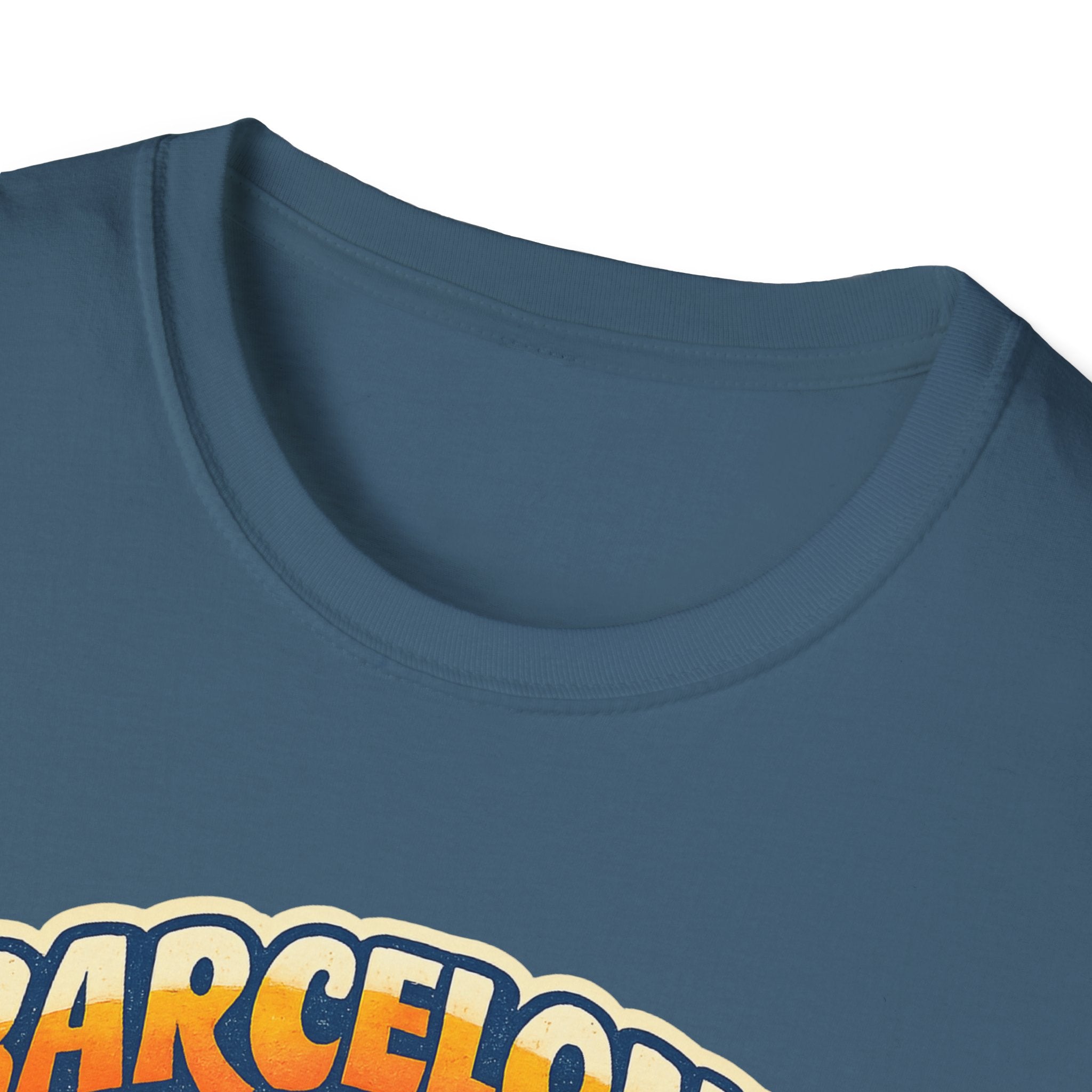 Barcelona Sunset Graphic T-Shirt — "Barcelona Más que un sueño" Vintage Beach Tee