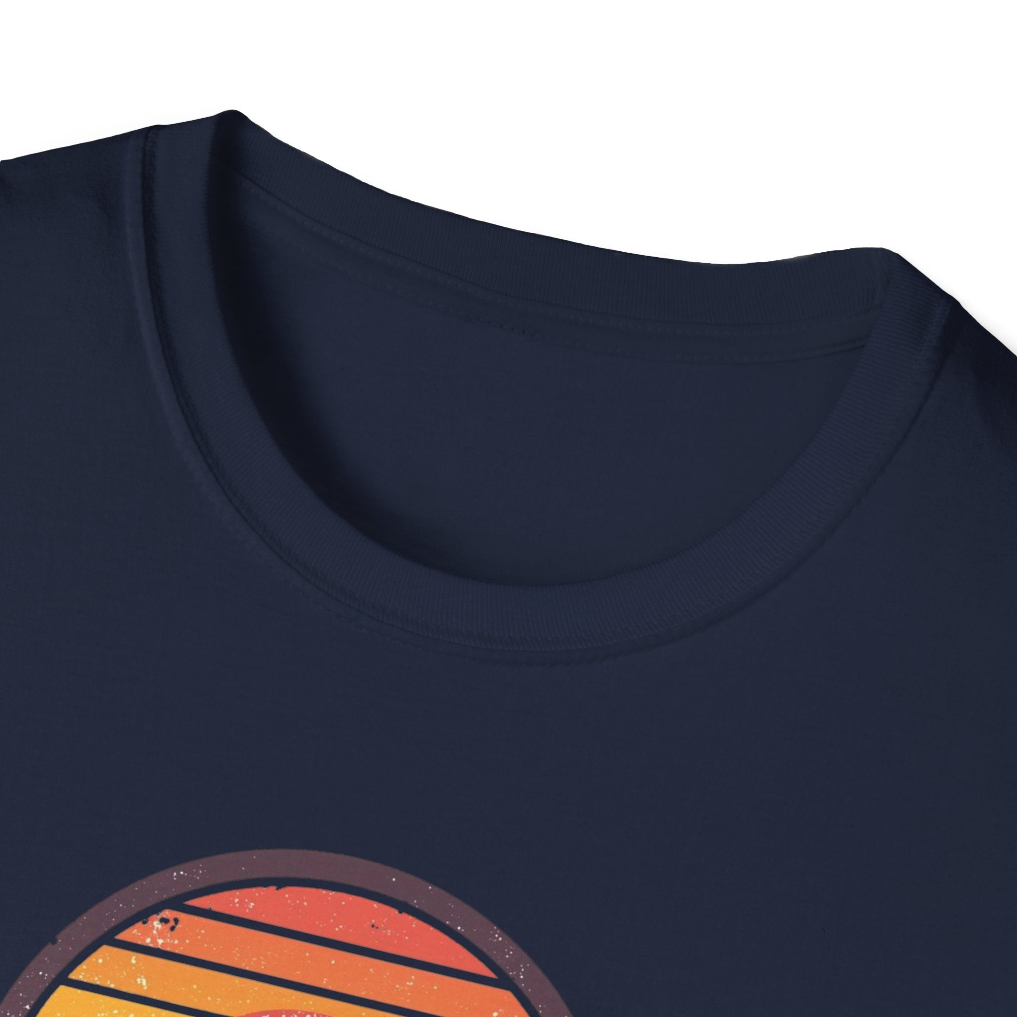 New York sunset badge T-Shirt | vintage retro city graphic