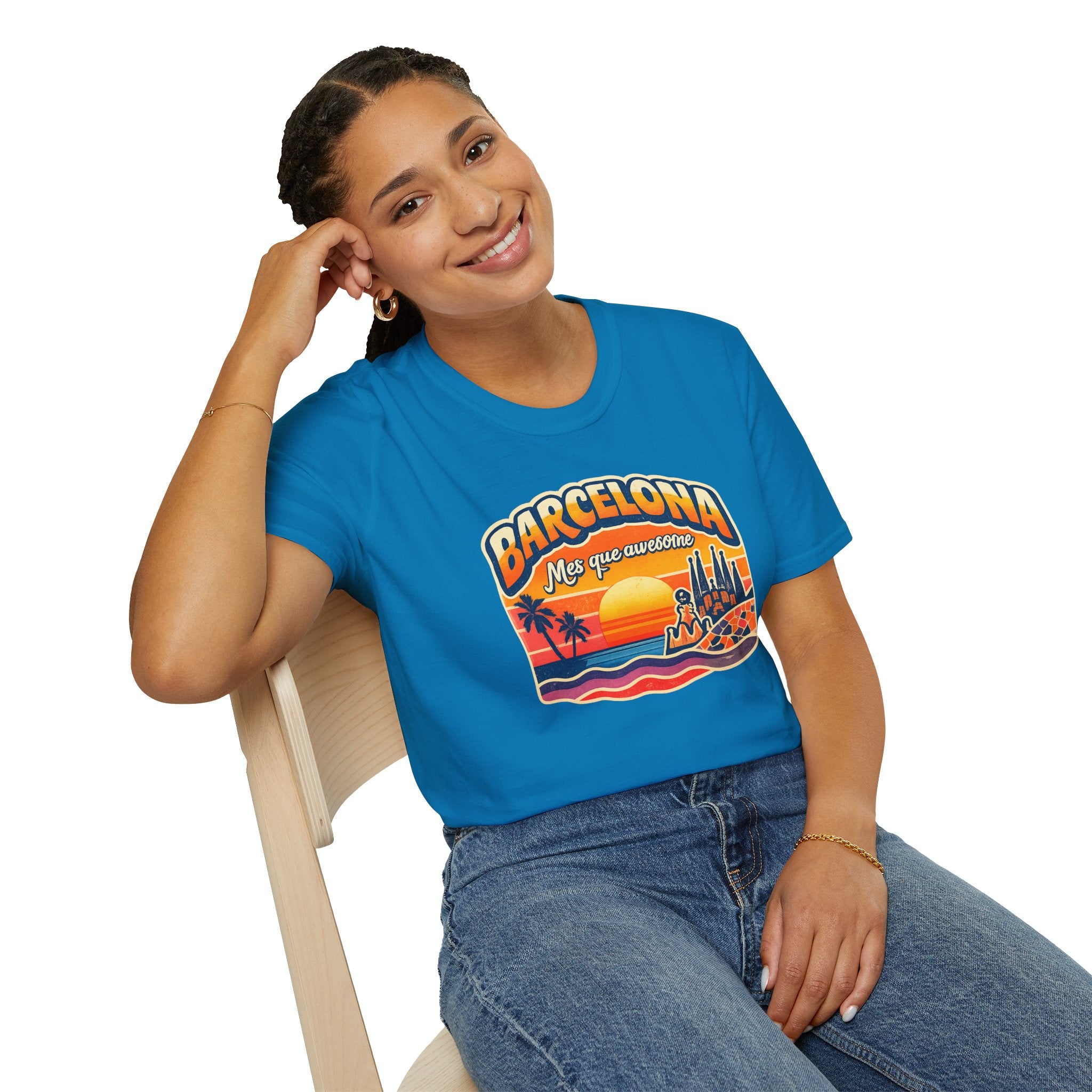 Barcelona Sunset Graphic T-Shirt — "Barcelona Más que un sueño" Vintage Beach Tee