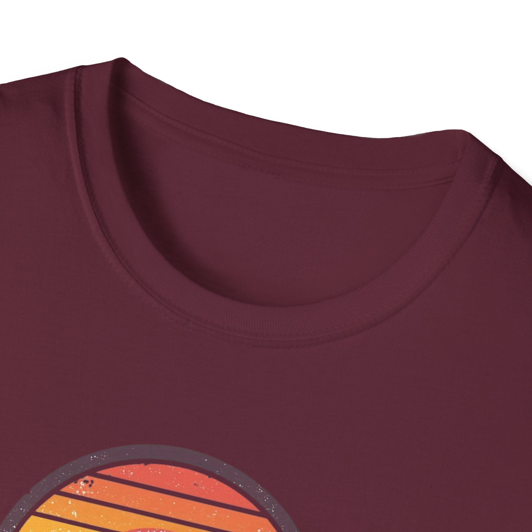 New York sunset badge T-Shirt | vintage retro city graphic