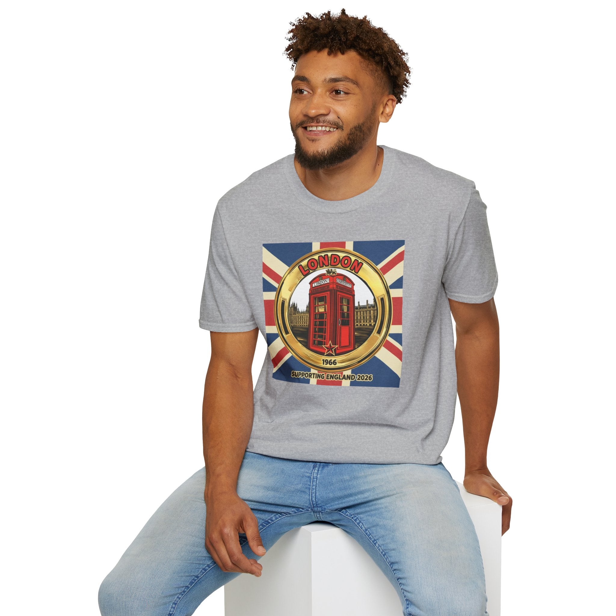 London Phone Booth T-Shirt World Cup 2026 — Vintage Union Jack Travel Supporters Tee