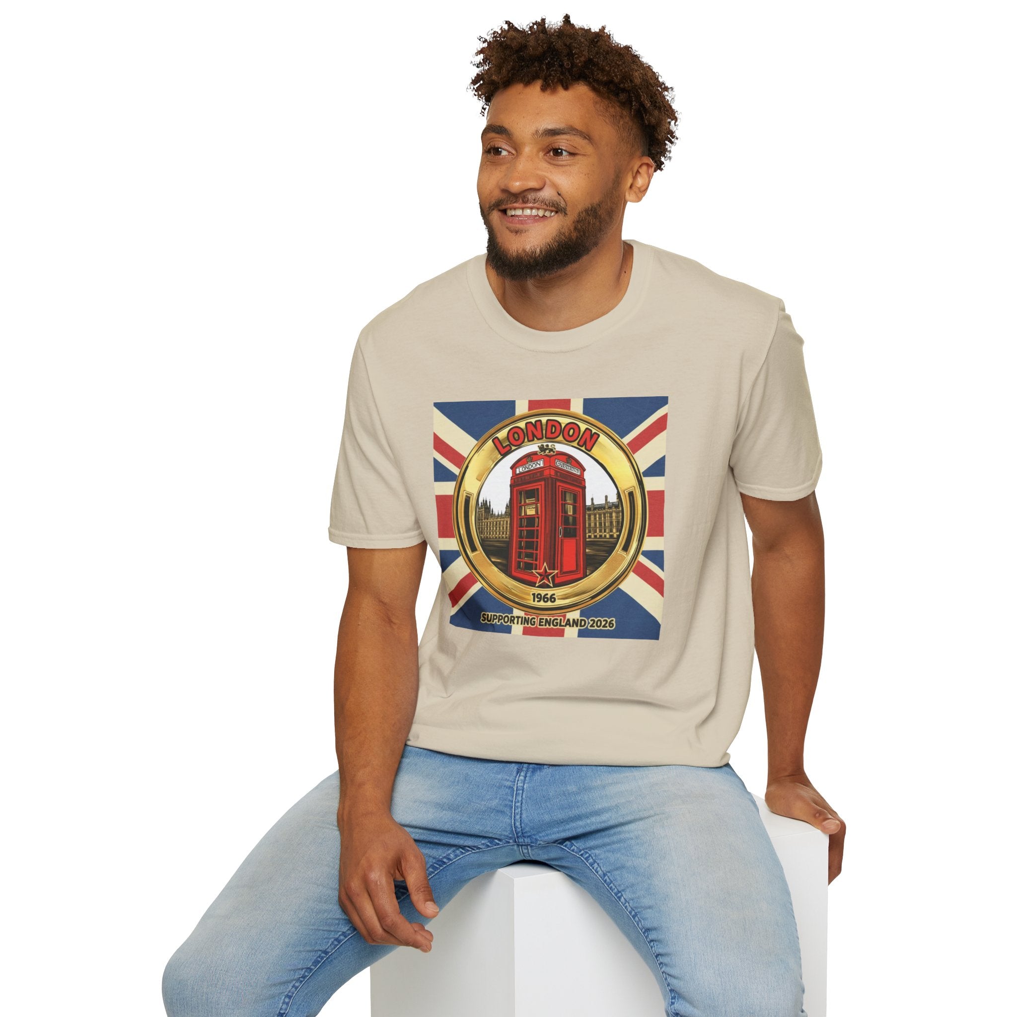 London Phone Booth T-Shirt World Cup 2026 — Vintage Union Jack Travel Supporters Tee