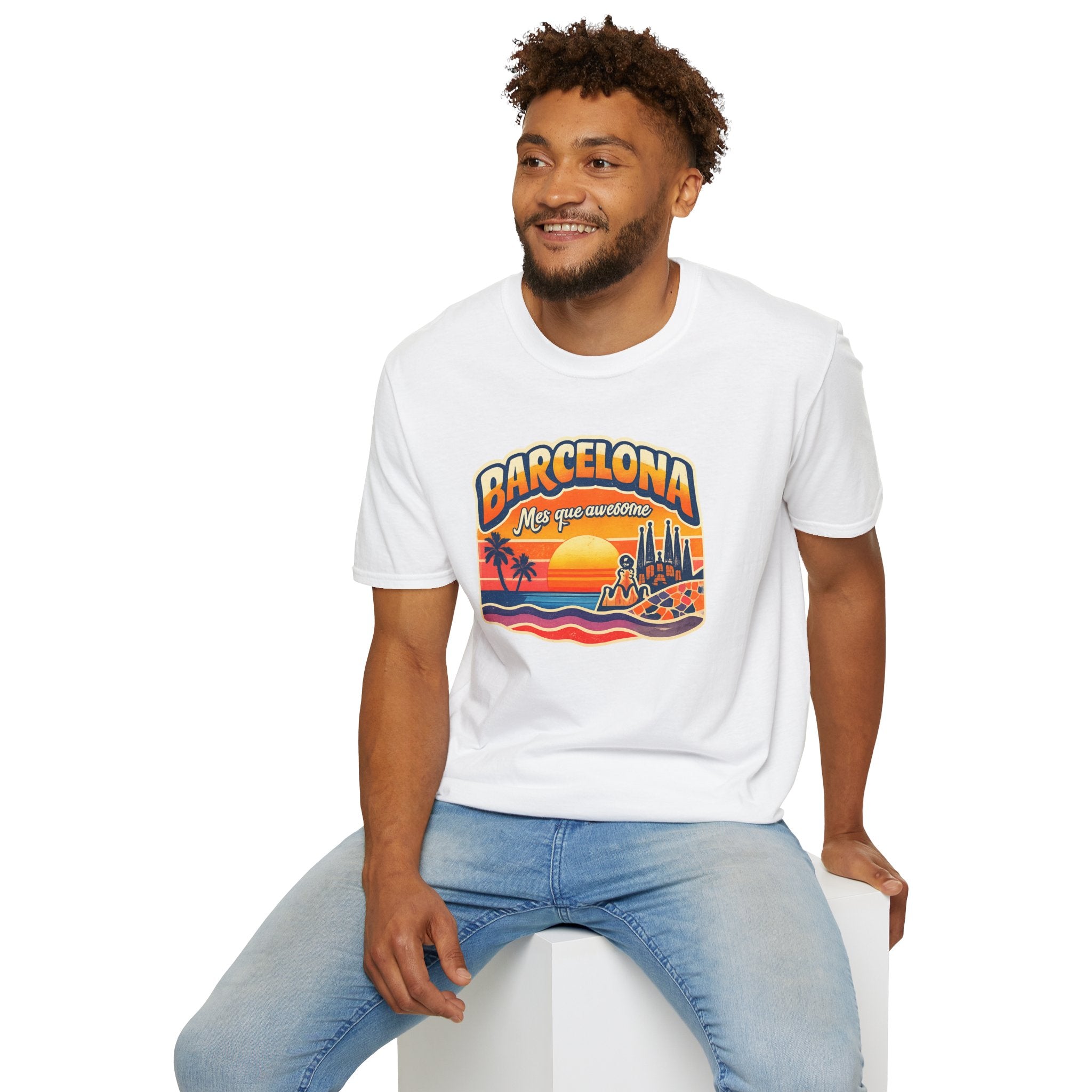 Barcelona Sunset Graphic T-Shirt — "Barcelona Más que un sueño" Vintage Beach Tee