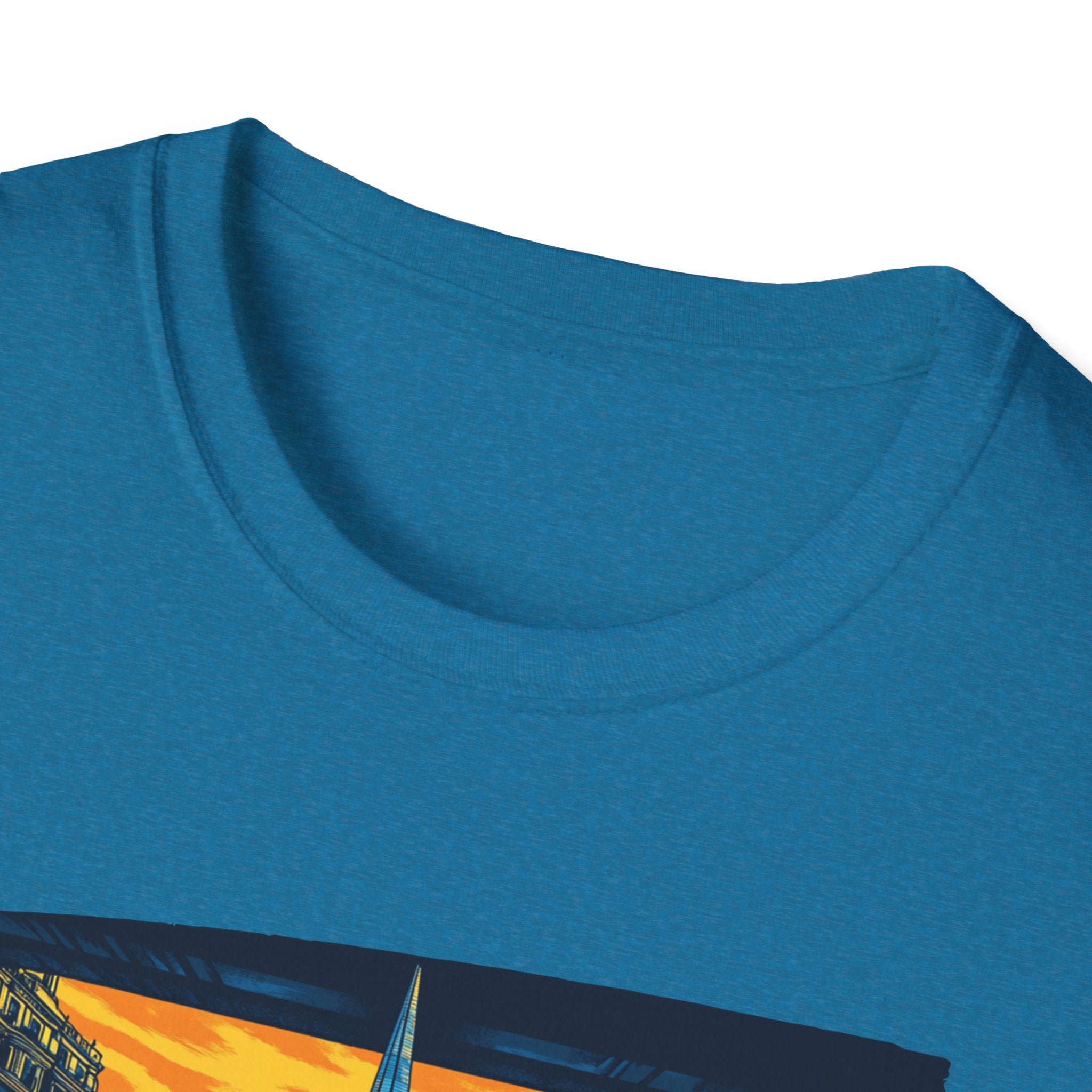 London Skyline Graphic T-Shirt | Retro Cityscape London Tee