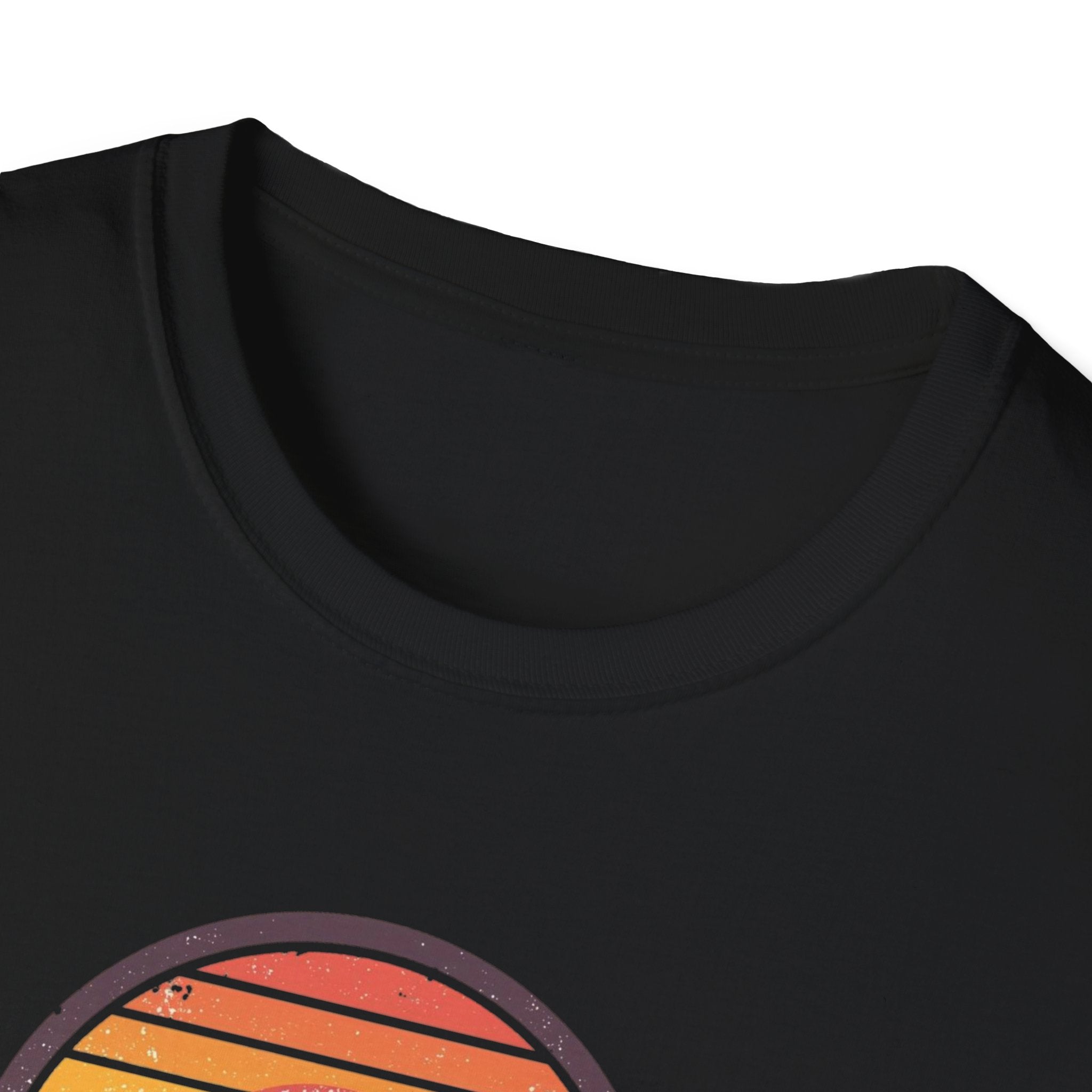New York sunset badge T-Shirt | vintage retro city graphic