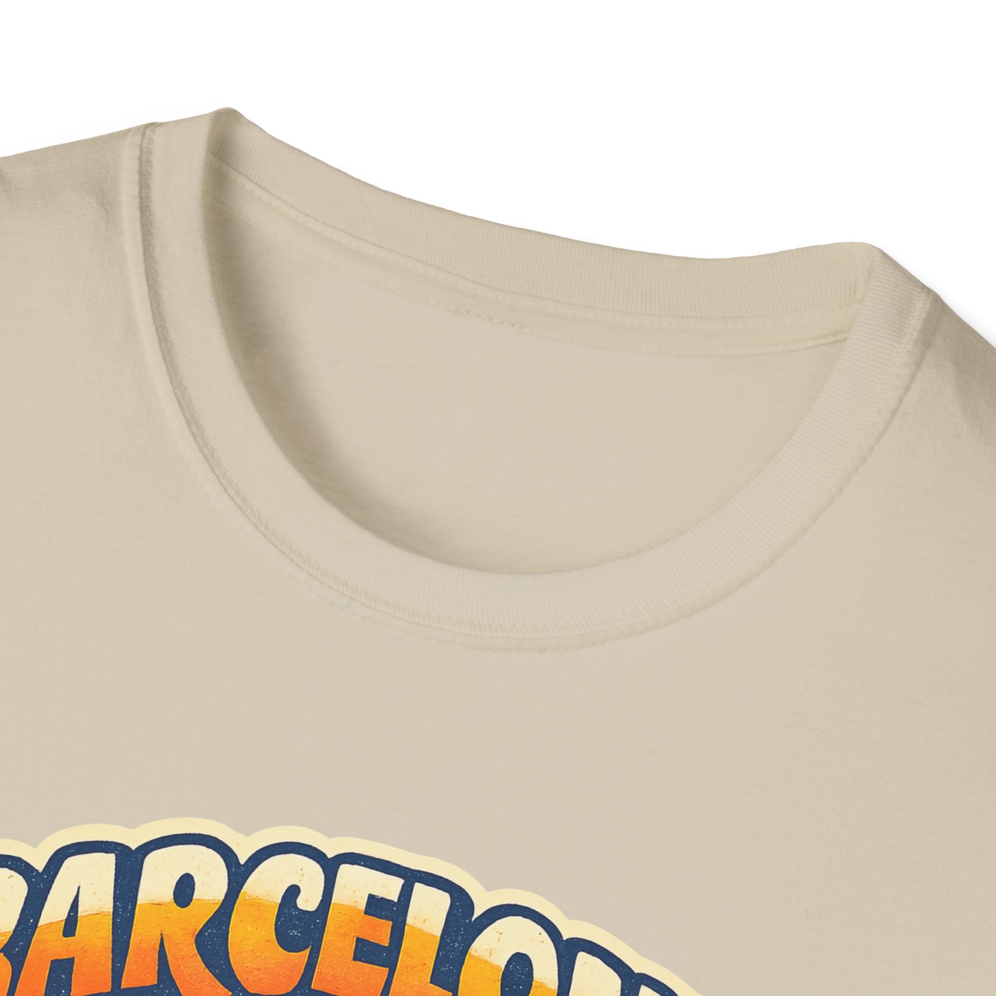 Barcelona Sunset Graphic T-Shirt — "Barcelona Más que un sueño" Vintage Beach Tee