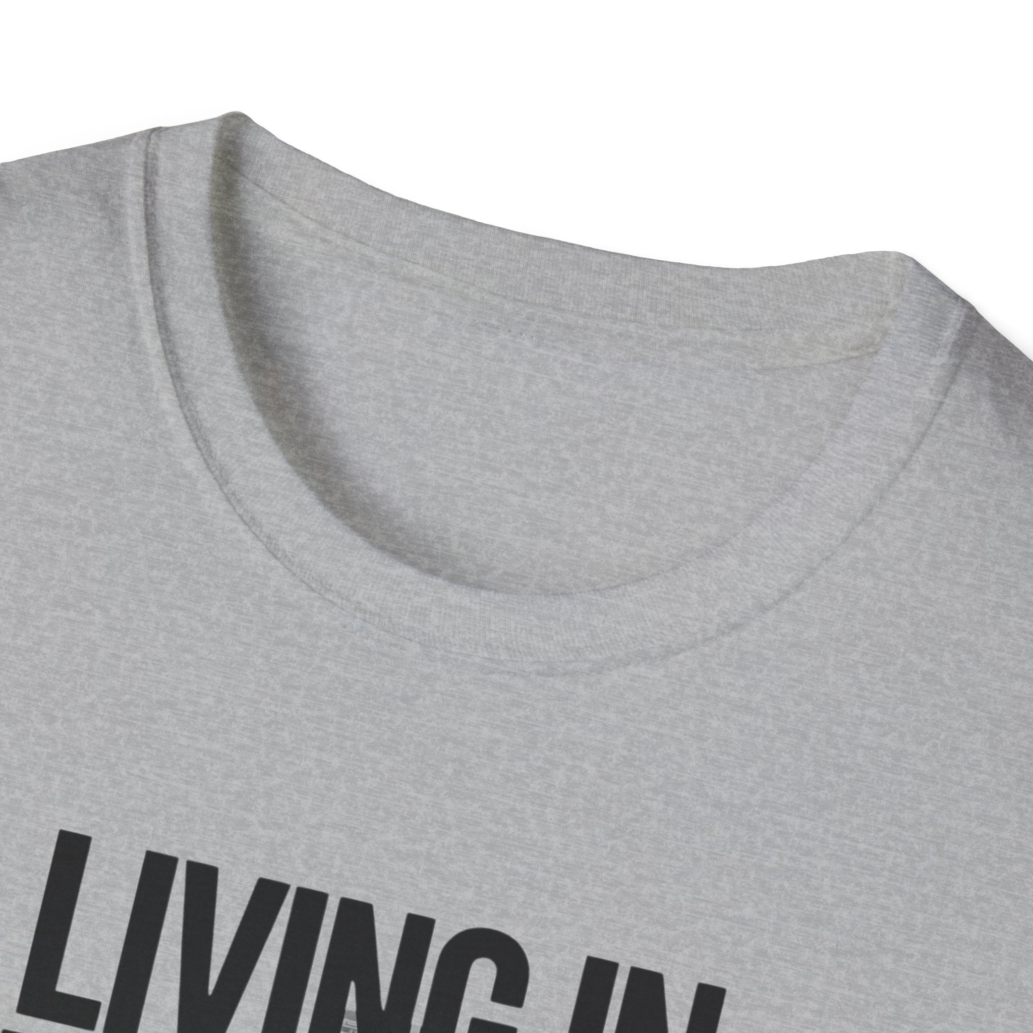 Living in New York T‑Shirt – 'Living in New York is an art, mostly abstract' Urban City Tee
