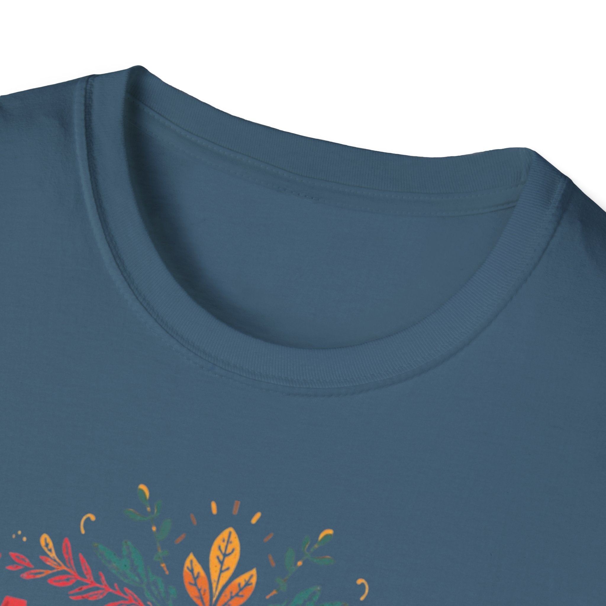 Barcelona floral script T-Shirt | Més que una ciutat, Catalonia travel tee