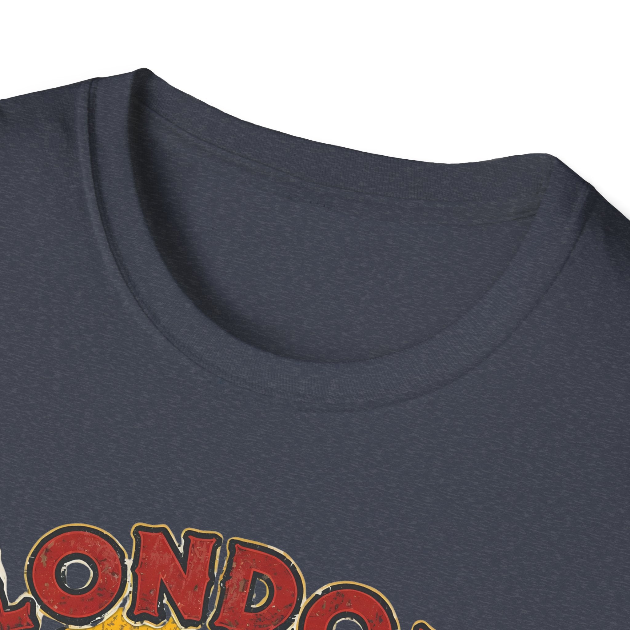London Vibes T-Shirt — Retro "Mind the Vibes" Graphic Tee