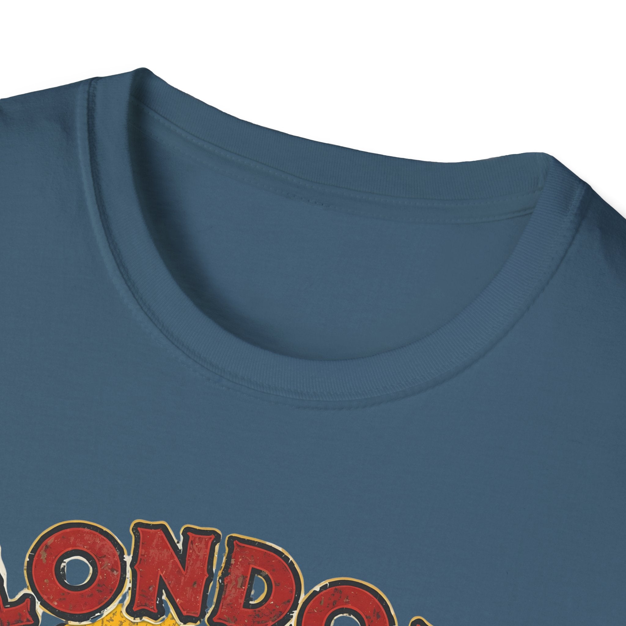 London Vibes T-Shirt — Retro "Mind the Vibes" Graphic Tee