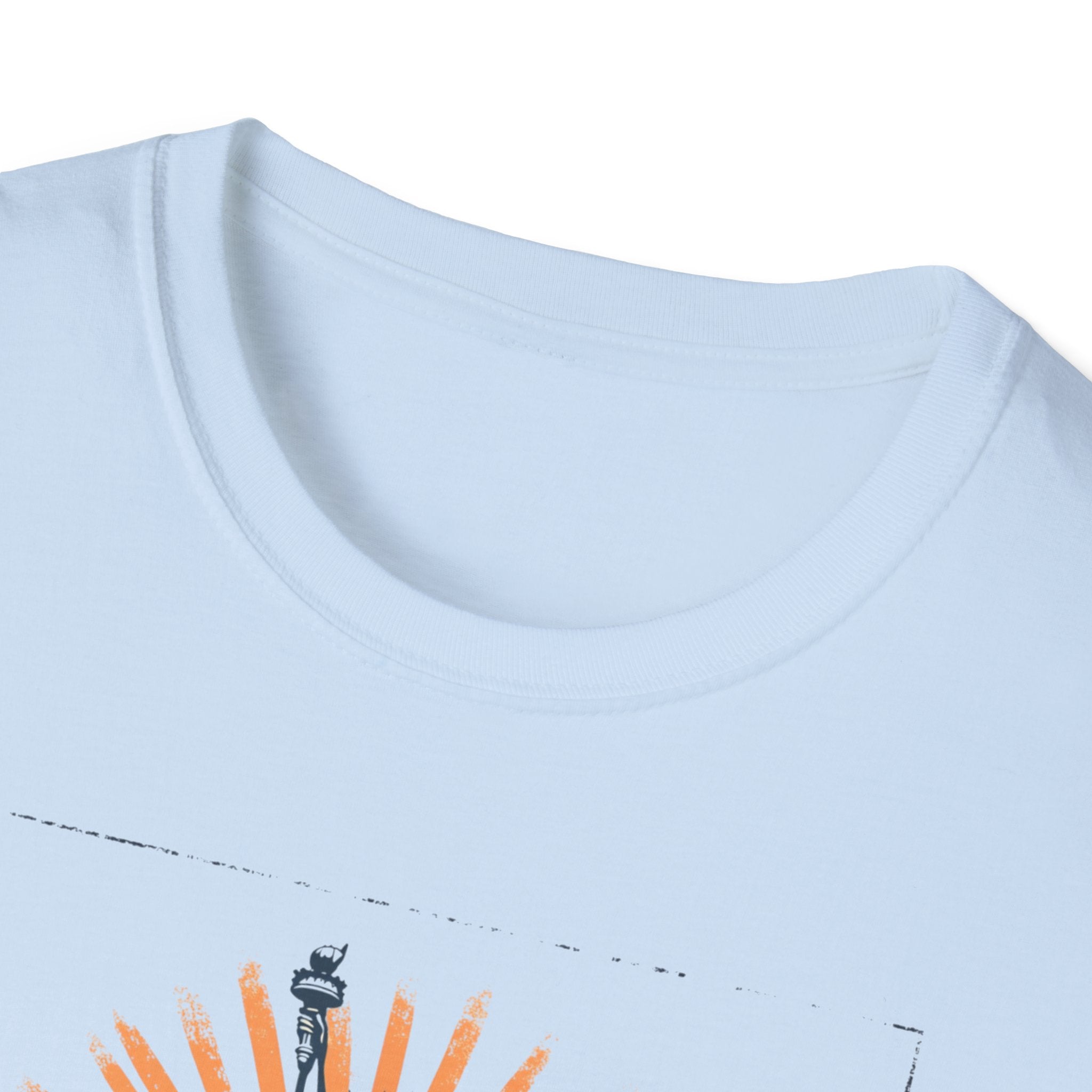 Statue of Liberty Illustration T-Shirt | New York Skyline Graphic