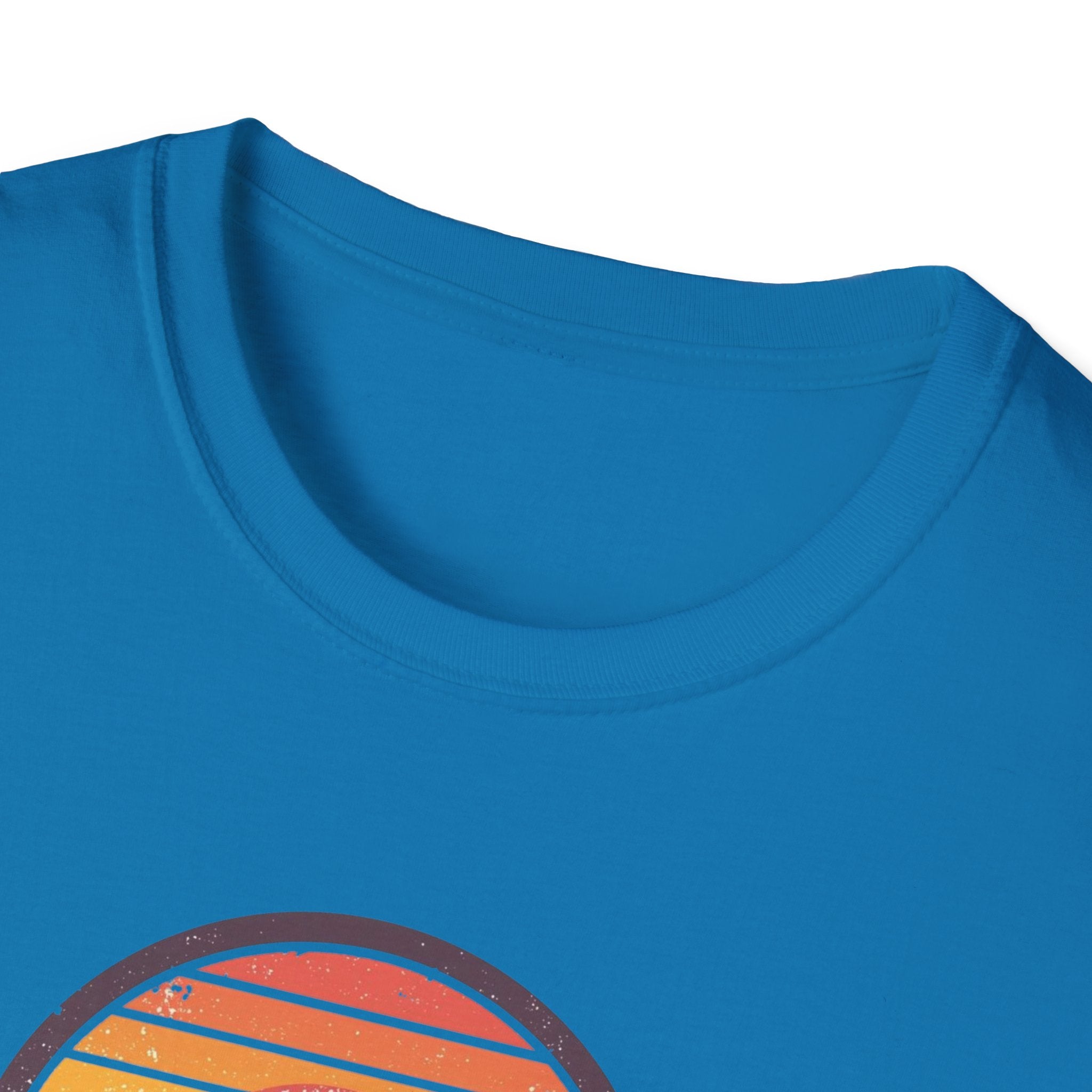 New York sunset badge T-Shirt | vintage retro city graphic