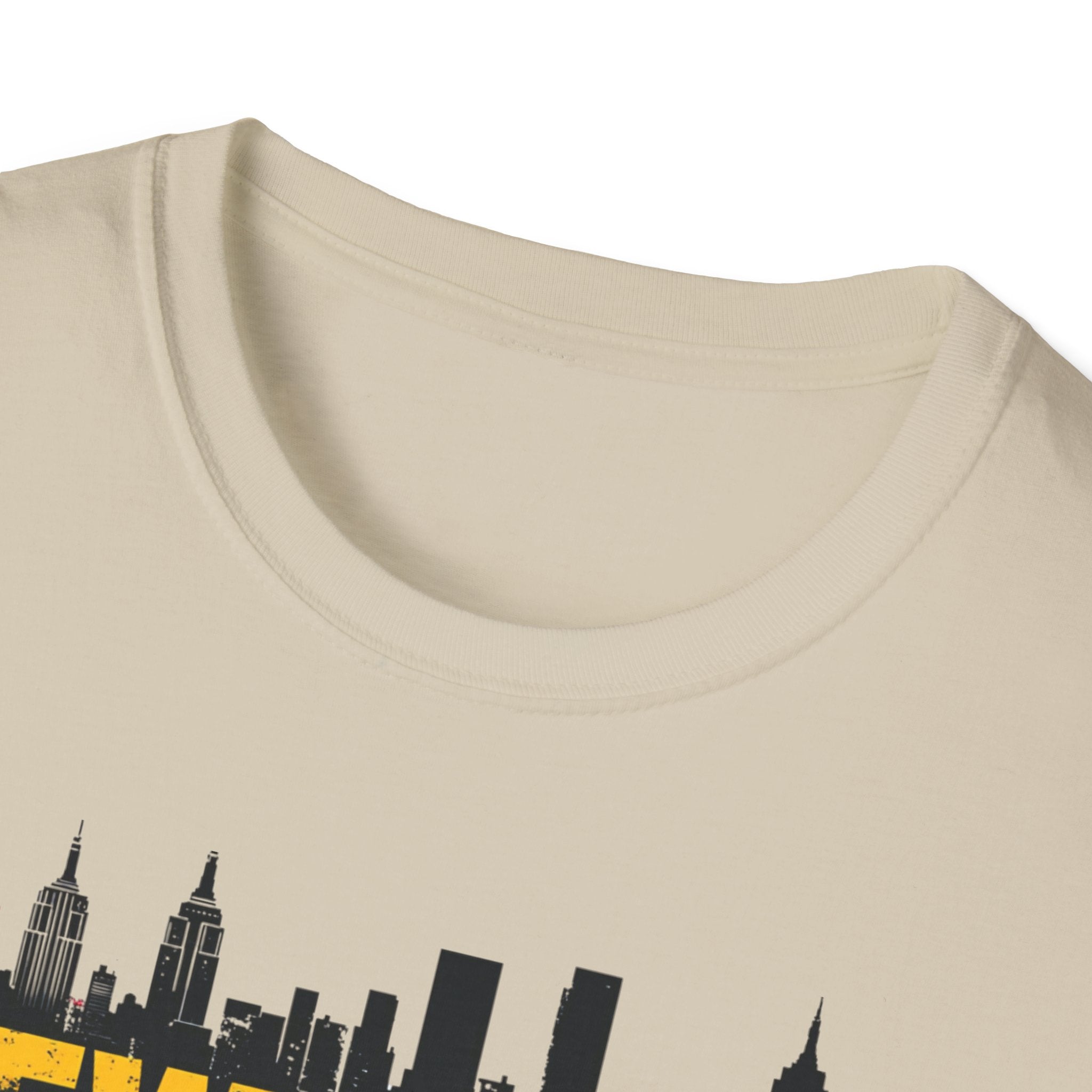 New York skyline graffiti T-Shirt | NYC skyline urban street art