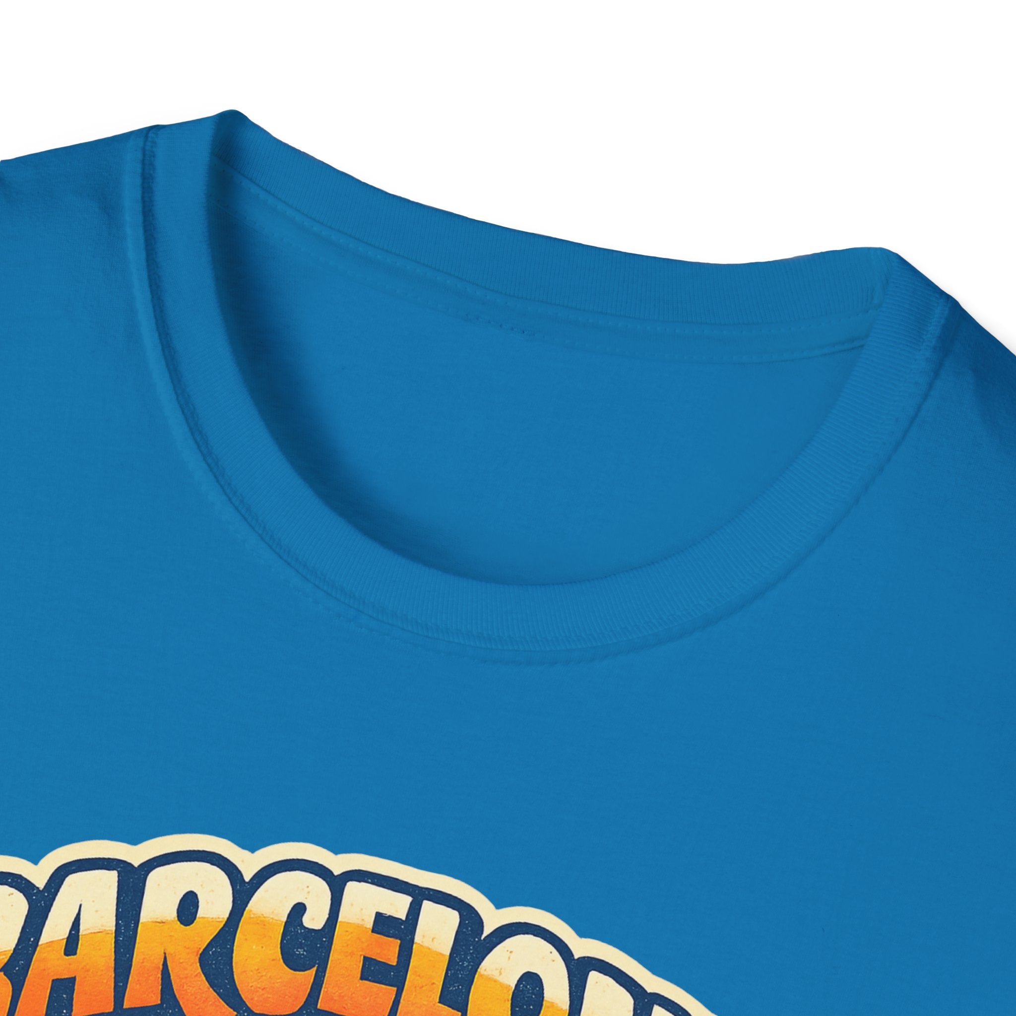 Barcelona Sunset Graphic T-Shirt — "Barcelona Más que un sueño" Vintage Beach Tee