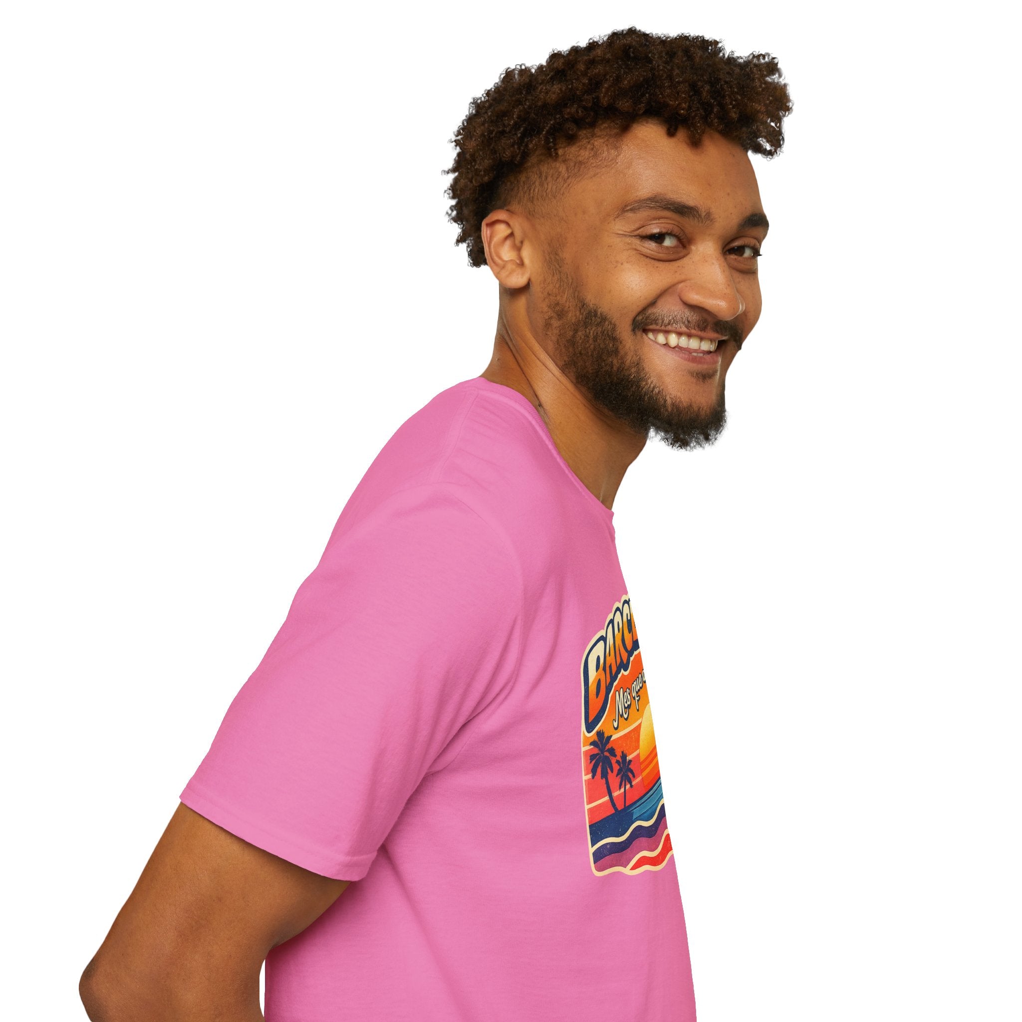 Barcelona Sunset Graphic T-Shirt — "Barcelona Más que un sueño" Vintage Beach Tee